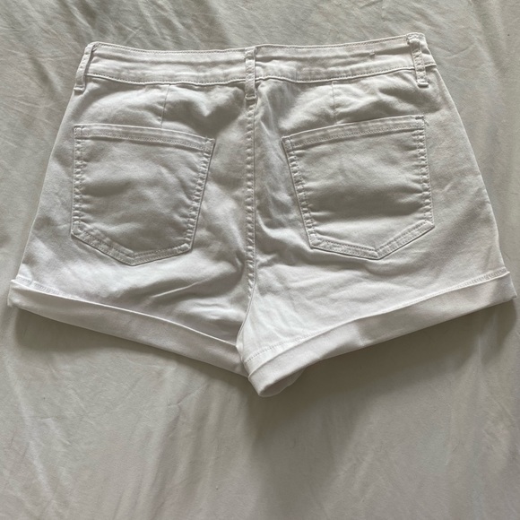 Shorts - Picture 2 of 3